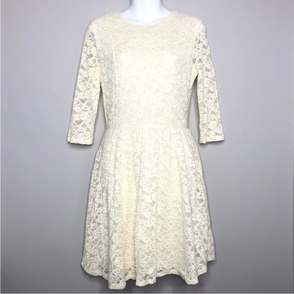 VICTORIA'S SECRET Ivory Lace 3/4 Sleeve Fit and Flare Dress